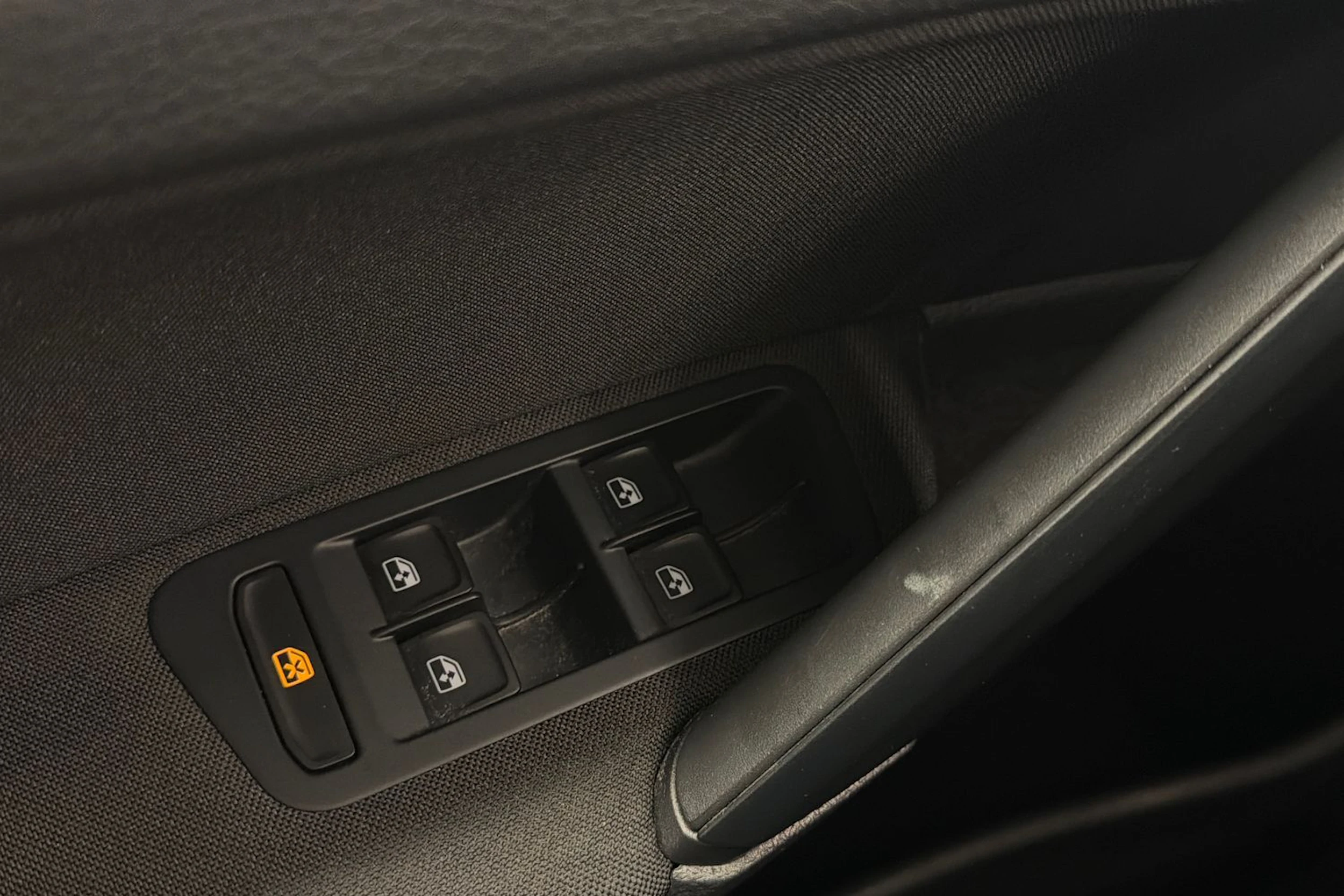 musta Volkswagen Golf 2017 kuva 15.