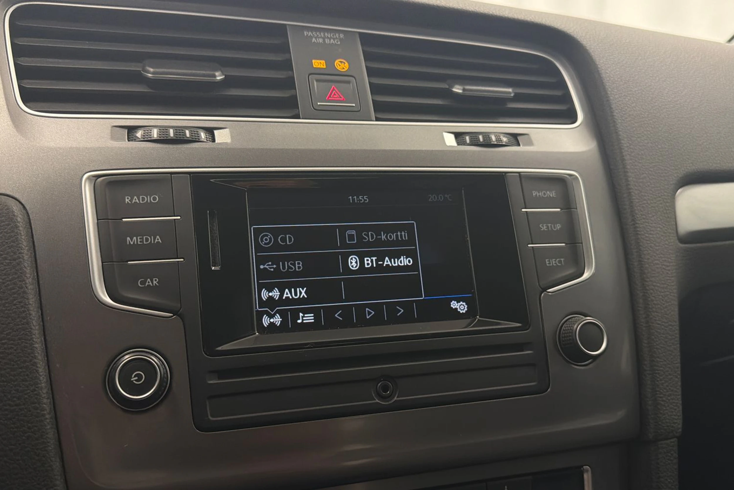 musta Volkswagen Golf 2017 kuva 20.