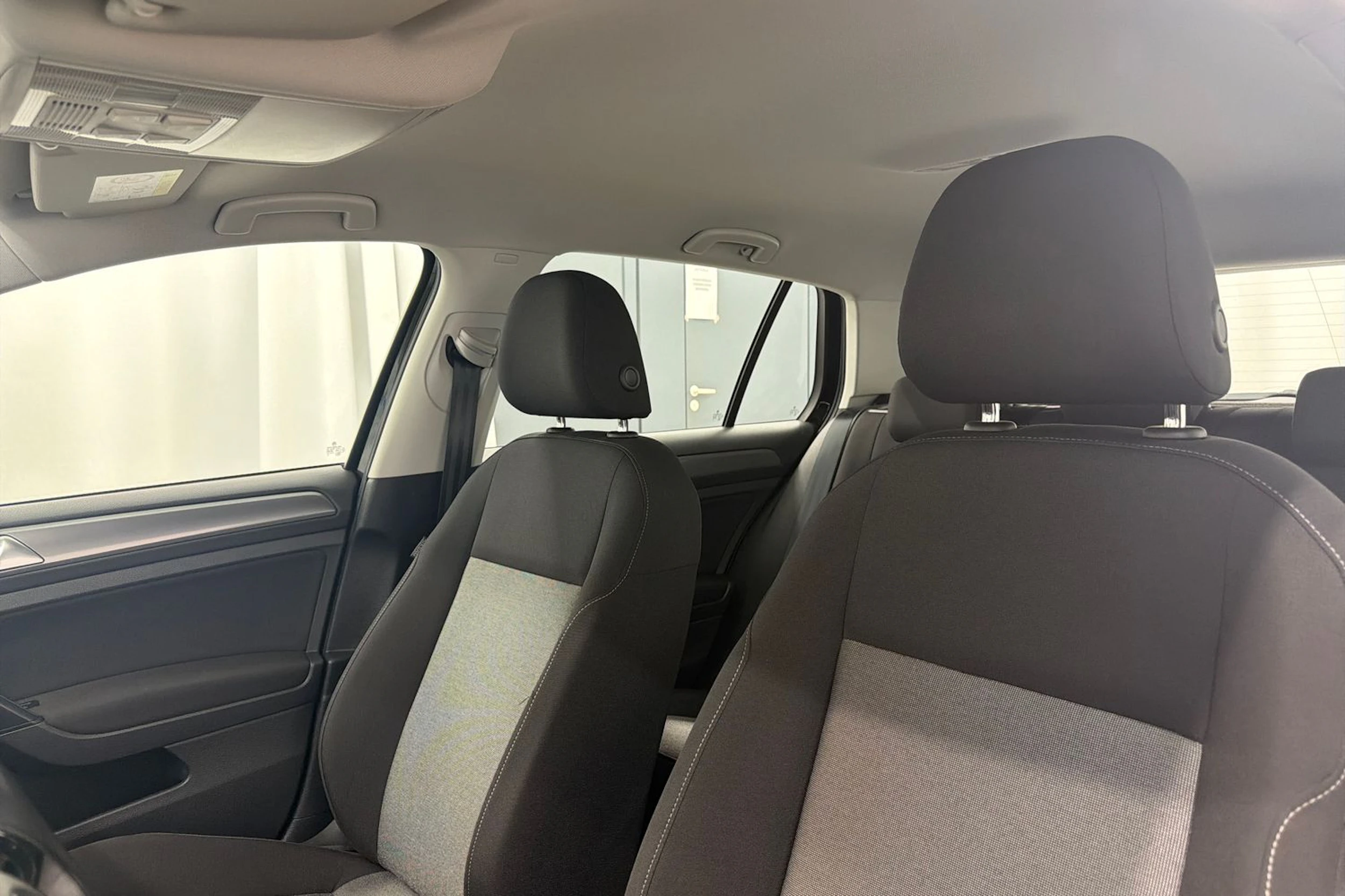 musta Volkswagen Golf 2017 kuva 21.