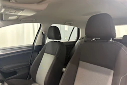 musta Volkswagen Golf 2017 kuva 21.