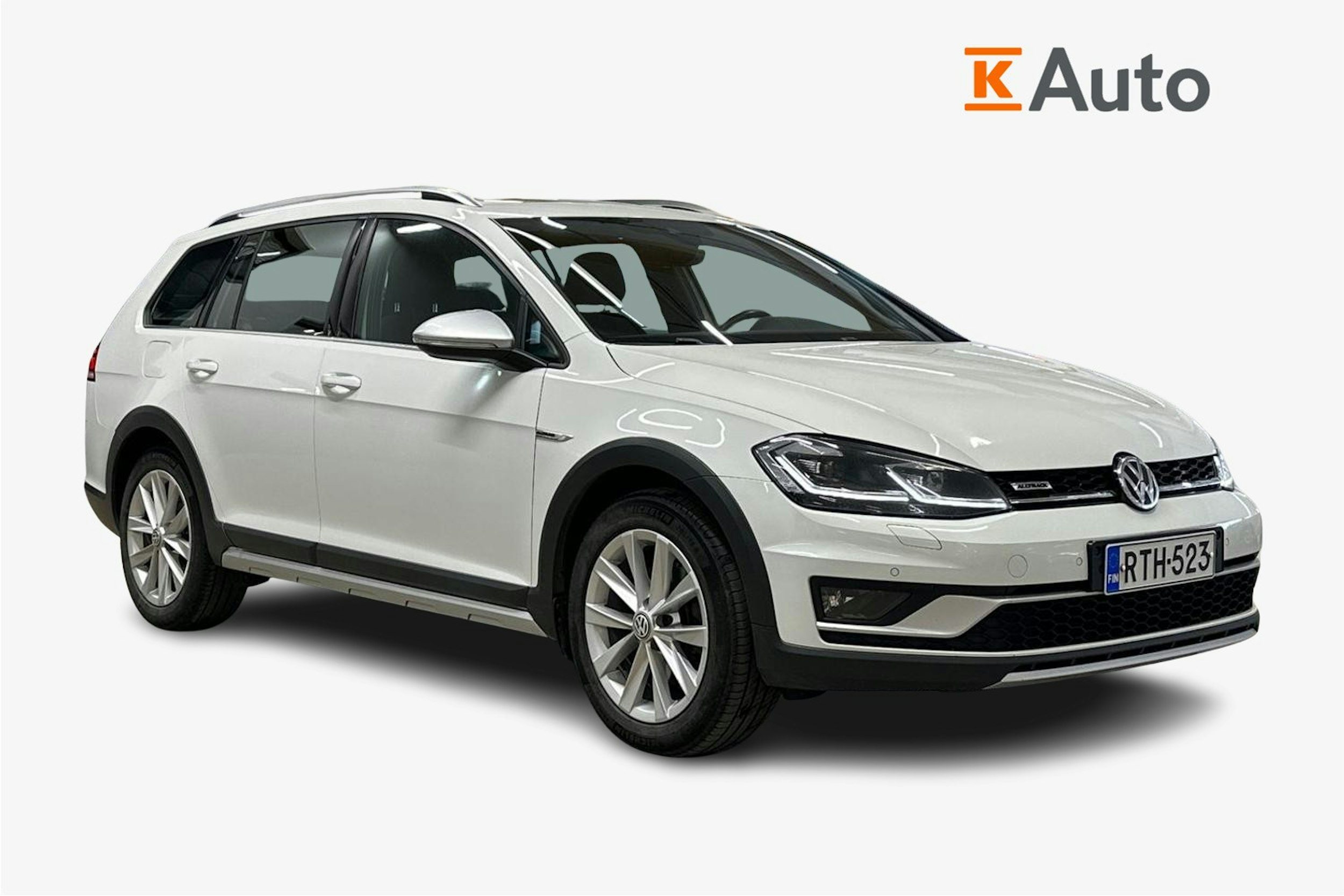 valkoinen Volkswagen Golf 2017 kuva 1.
