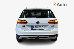 valkoinen Volkswagen Golf 2017 kuva 3.