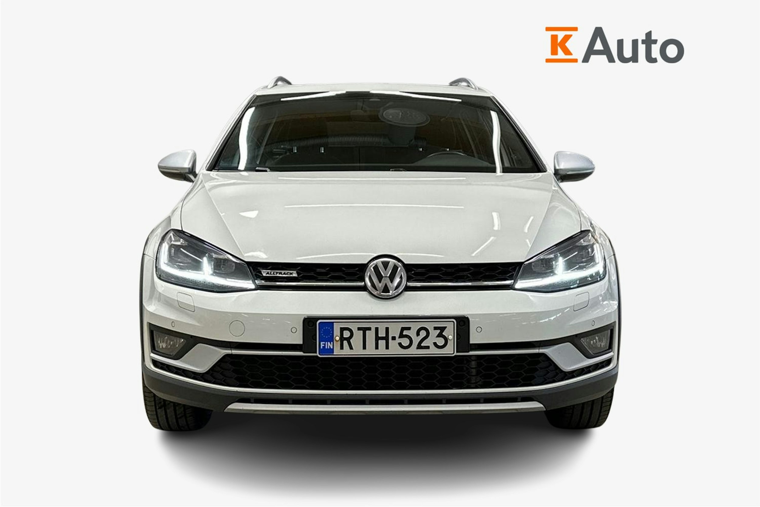 valkoinen Volkswagen Golf 2017 kuva 5.
