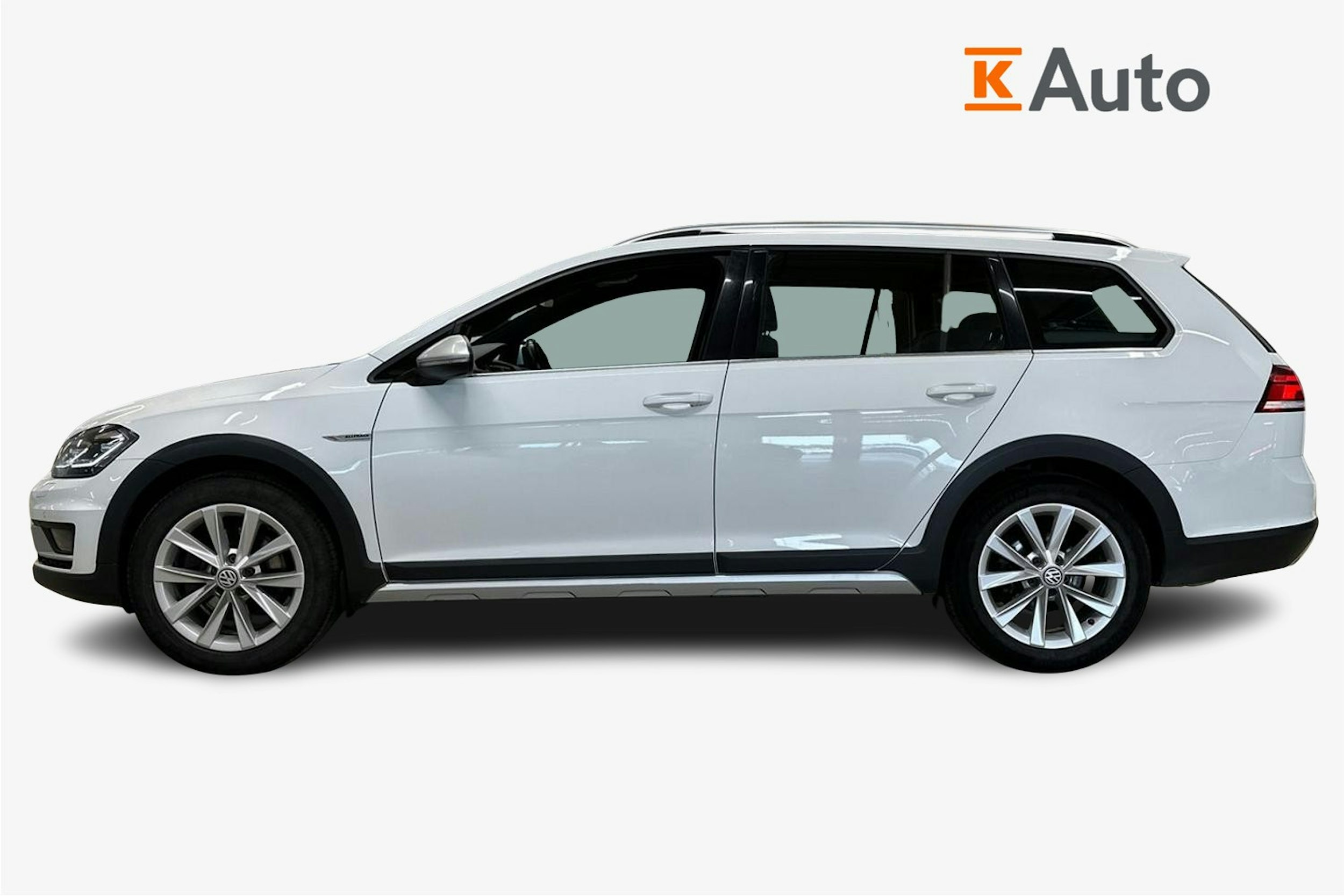 valkoinen Volkswagen Golf 2017 kuva 6.