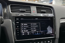valkoinen Volkswagen Golf 2017 kuva 20.