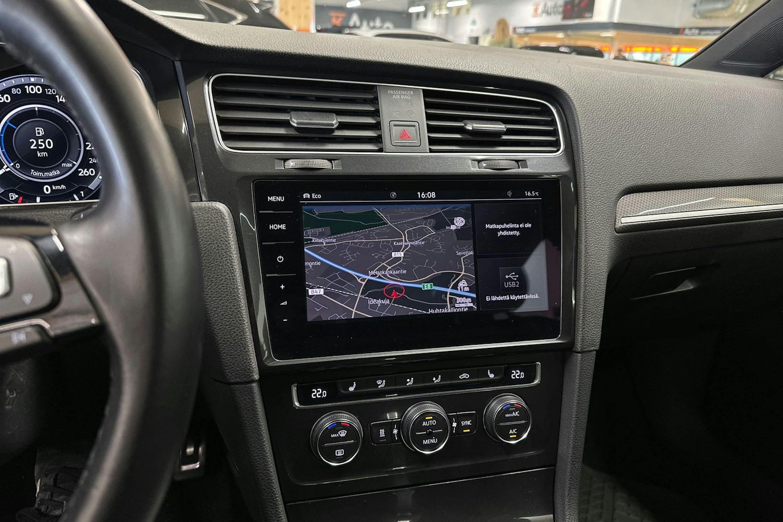 valkoinen Volkswagen Golf 2017 kuva 21.