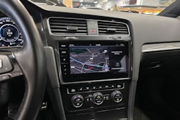 valkoinen Volkswagen Golf 2017 kuva 21.