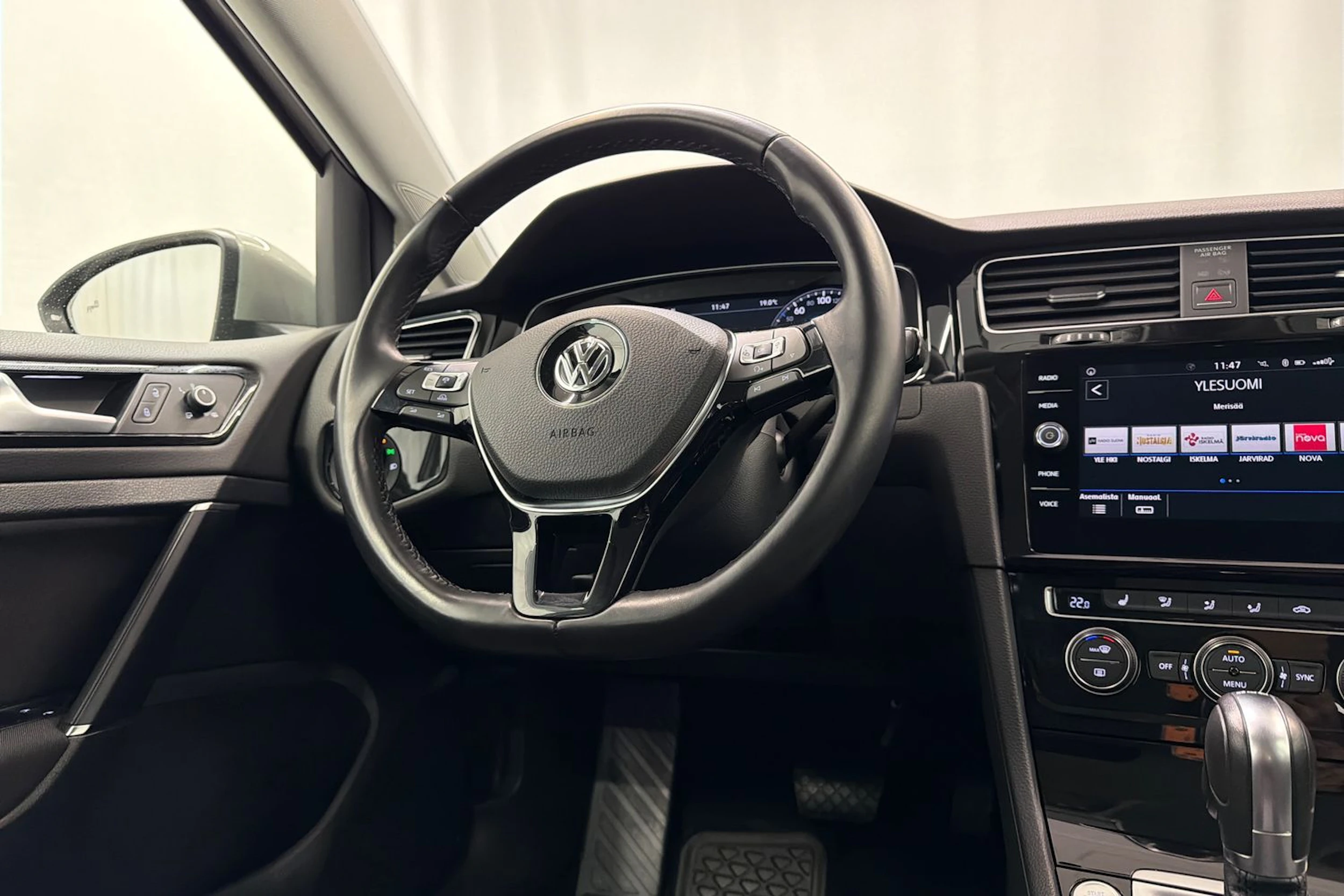 harmaa Volkswagen Golf 2018 kuva 11.