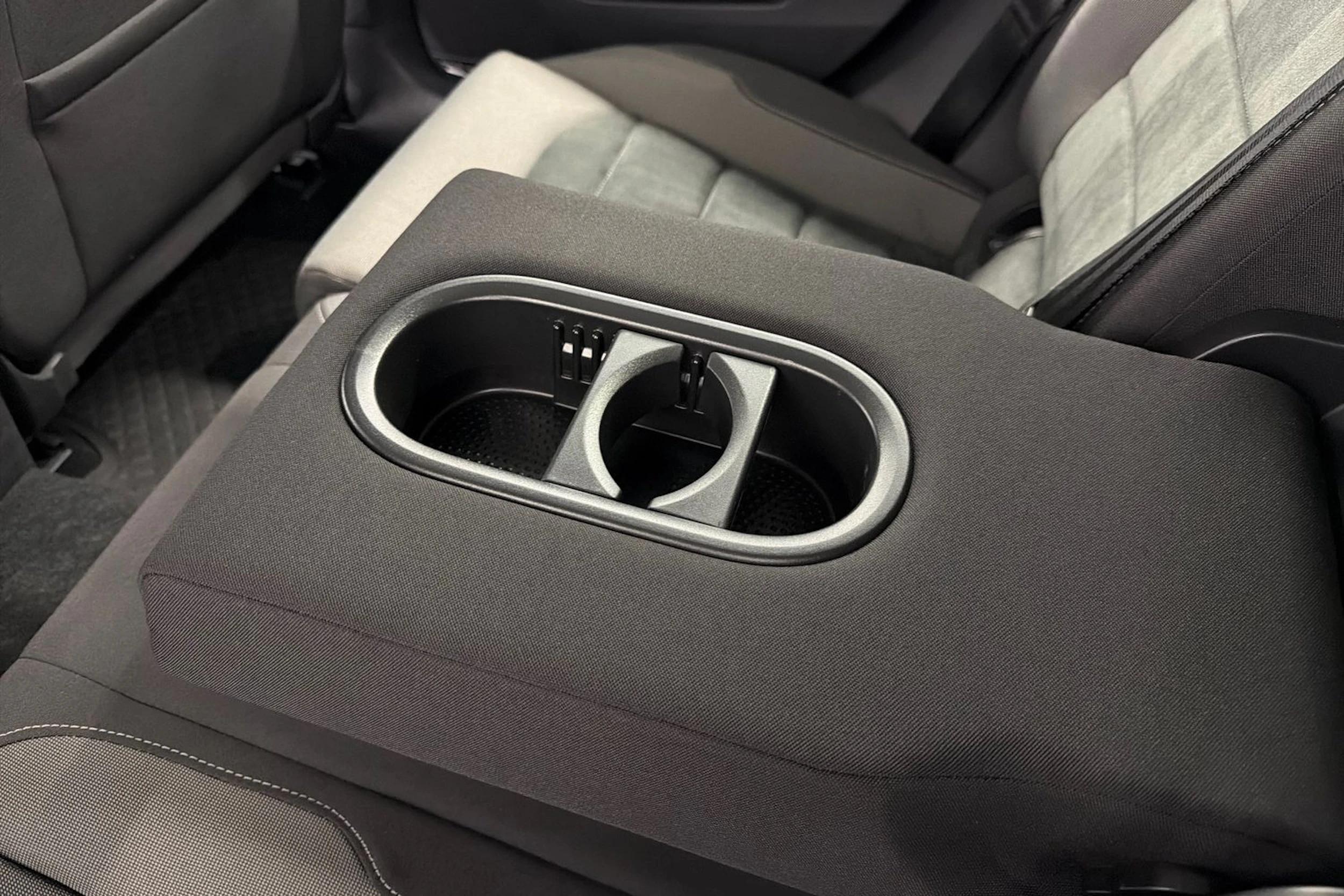 harmaa Volkswagen Golf 2018 kuva 36.