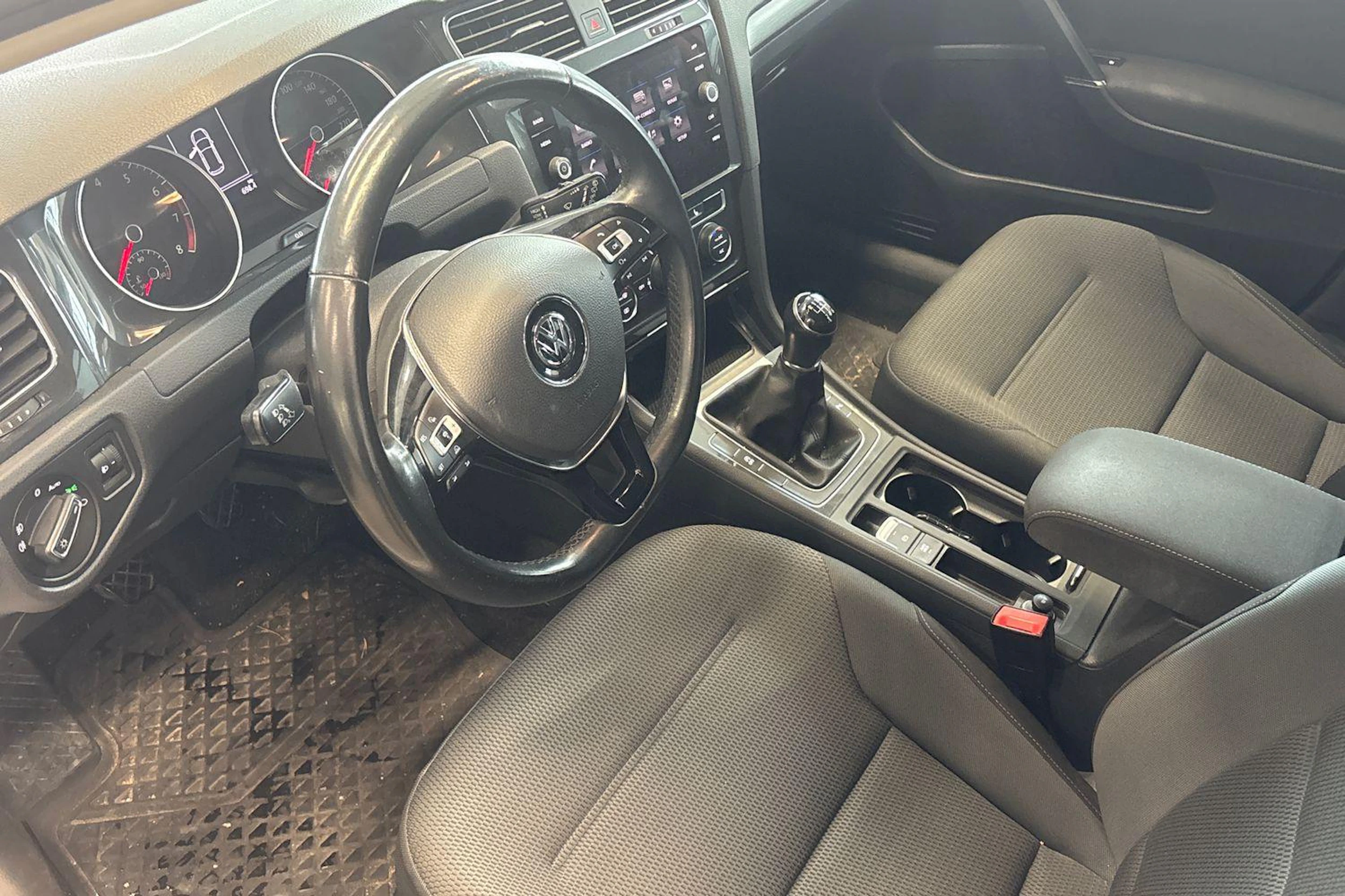 Valkoinen Volkswagen GOLF 2017 kuva 3.