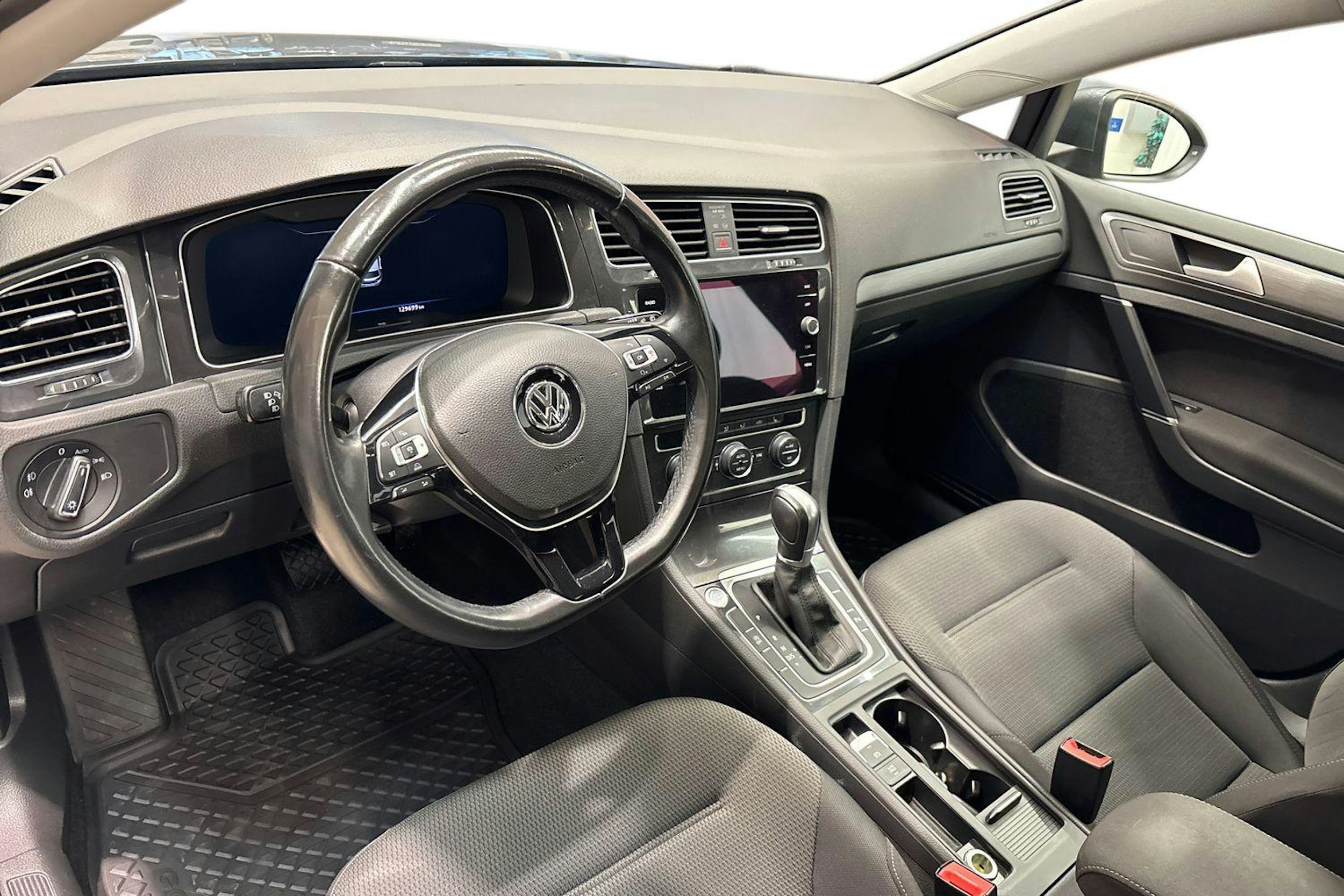 Harmaa Volkswagen GOLF 2017 kuva 7.