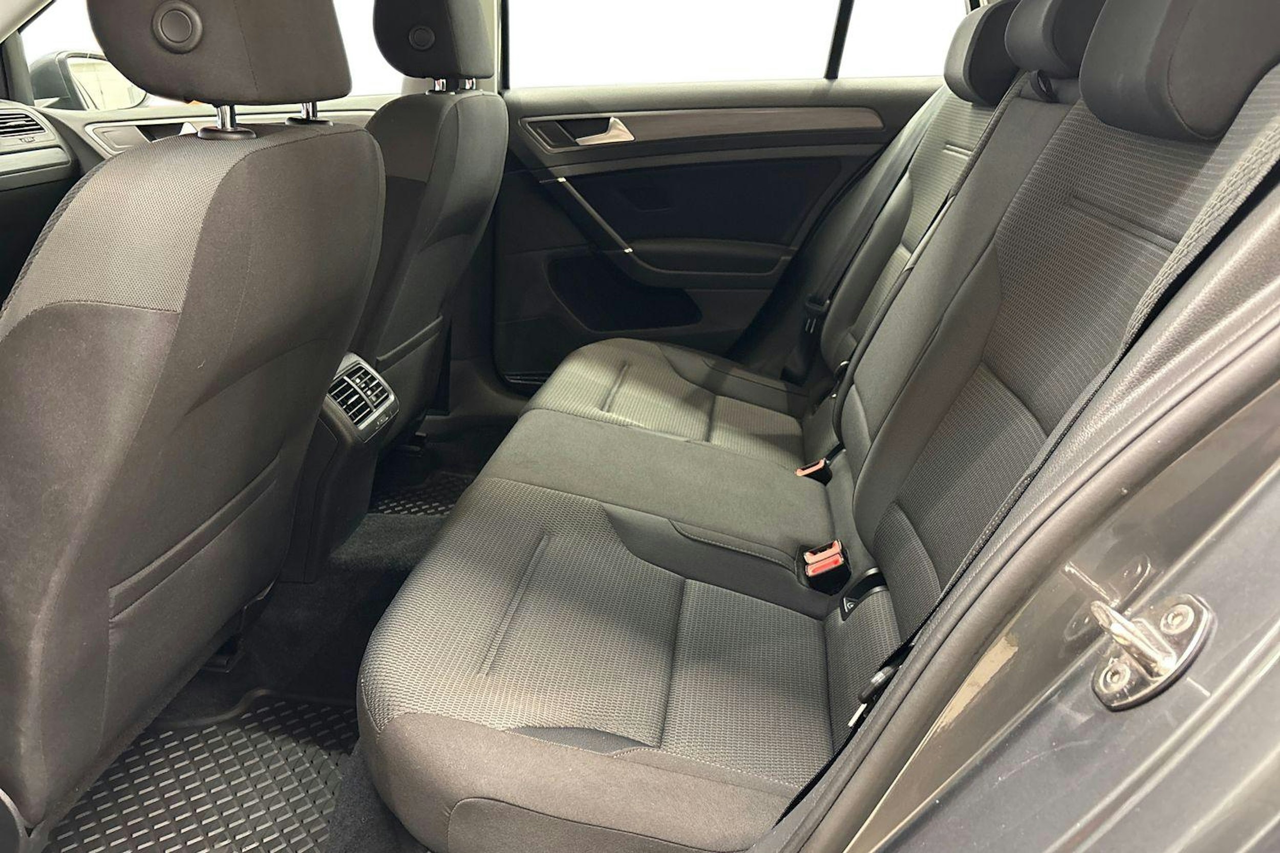 Harmaa Volkswagen GOLF 2017 kuva 10.