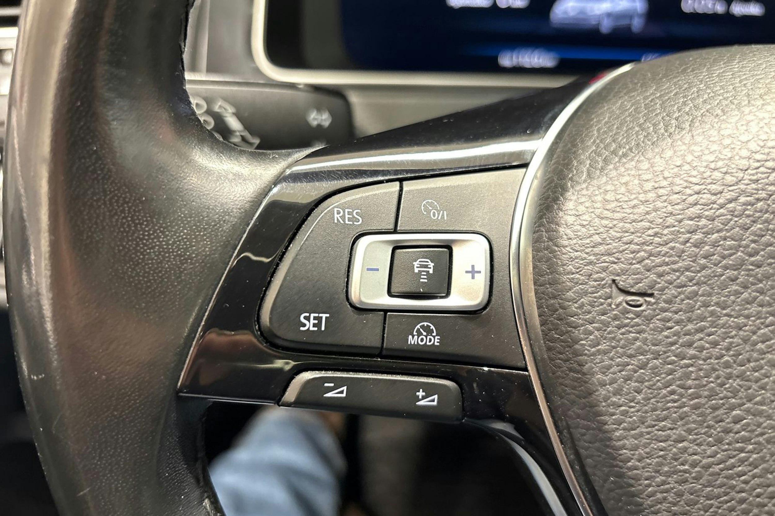 Harmaa Volkswagen GOLF 2017 kuva 16.