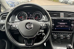valkoinen Volkswagen Golf 2017 kuva 4.