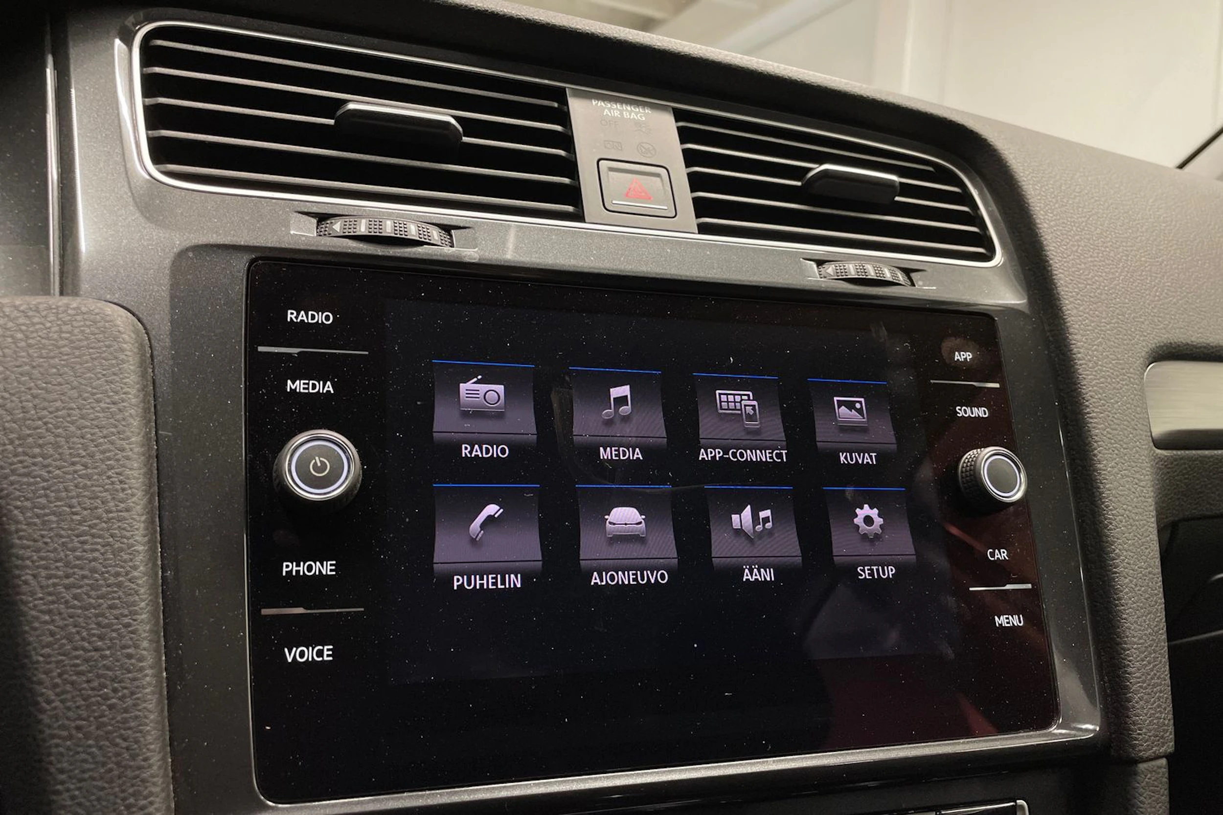 valkoinen Volkswagen Golf 2017 kuva 17.