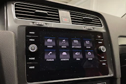 valkoinen Volkswagen Golf 2017 kuva 17.