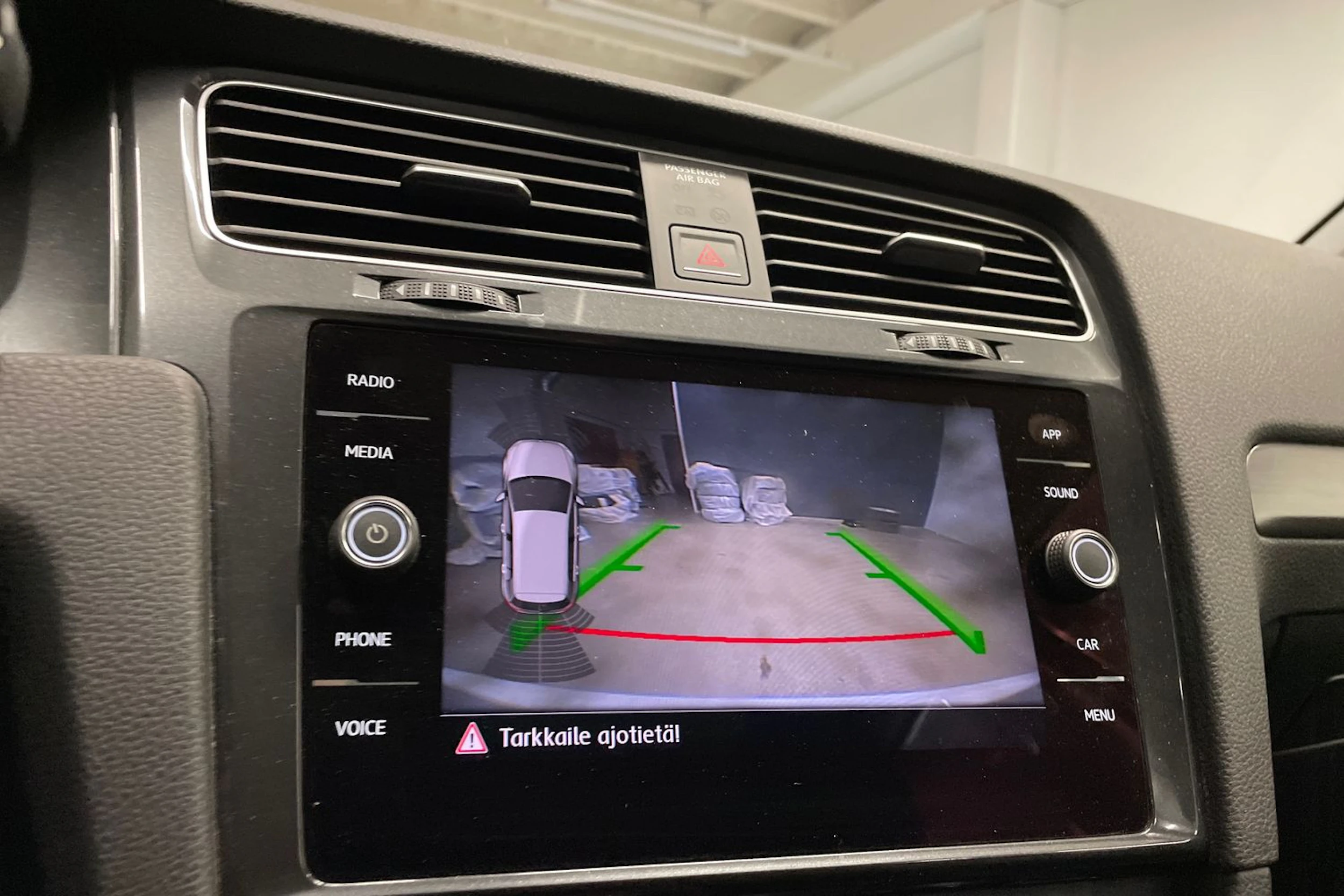 valkoinen Volkswagen Golf 2017 kuva 18.