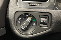 valkoinen Volkswagen Golf 2017 kuva 20.