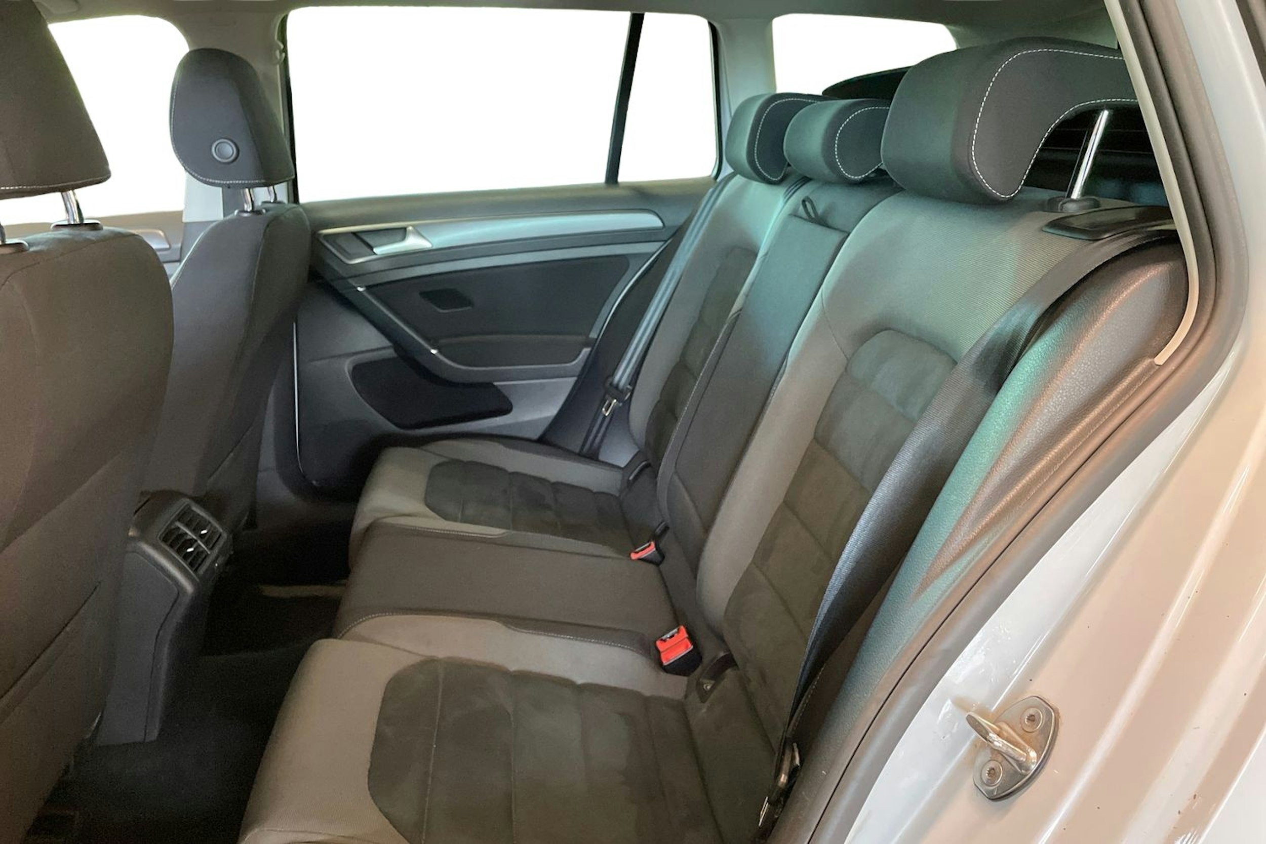 valkoinen Volkswagen Golf 2017 kuva 10.