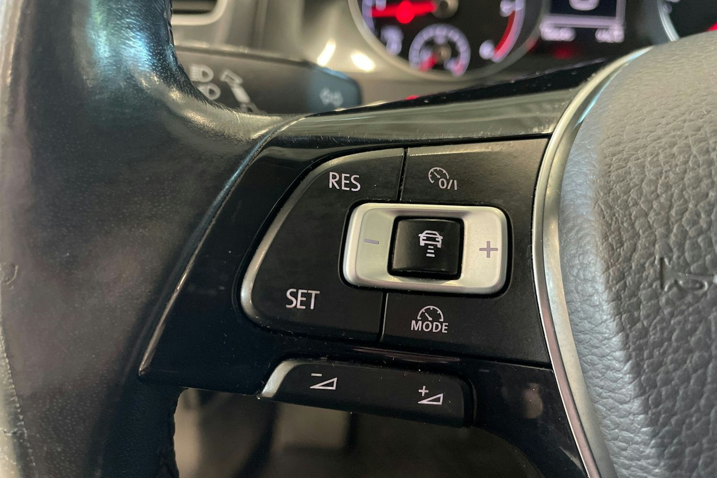 valkoinen Volkswagen Golf 2017 kuva 17.