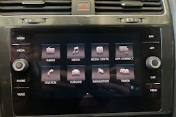 valkoinen Volkswagen Golf 2017 kuva 19.