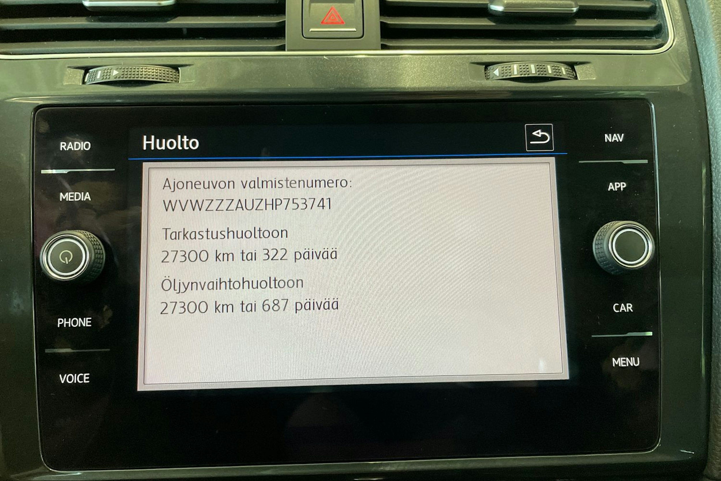 valkoinen Volkswagen Golf 2017 kuva 24.
