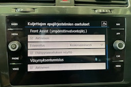 valkoinen Volkswagen Golf 2017 kuva 27.