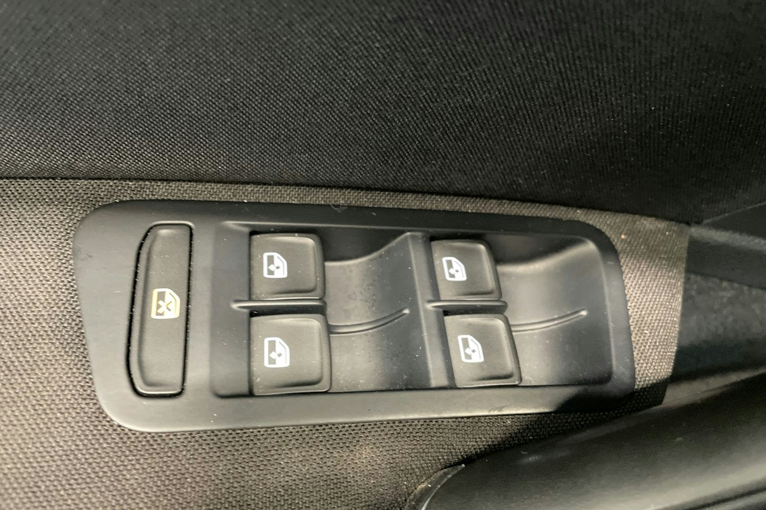 valkoinen Volkswagen Golf 2017 kuva 32.