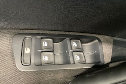 valkoinen Volkswagen Golf 2017 kuva 32.