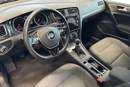 sininen Volkswagen Golf 2017 kuva 6.