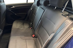 sininen Volkswagen Golf 2017 kuva 8.