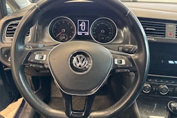sininen Volkswagen Golf 2017 kuva 11.