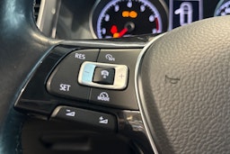 sininen Volkswagen Golf 2017 kuva 12.