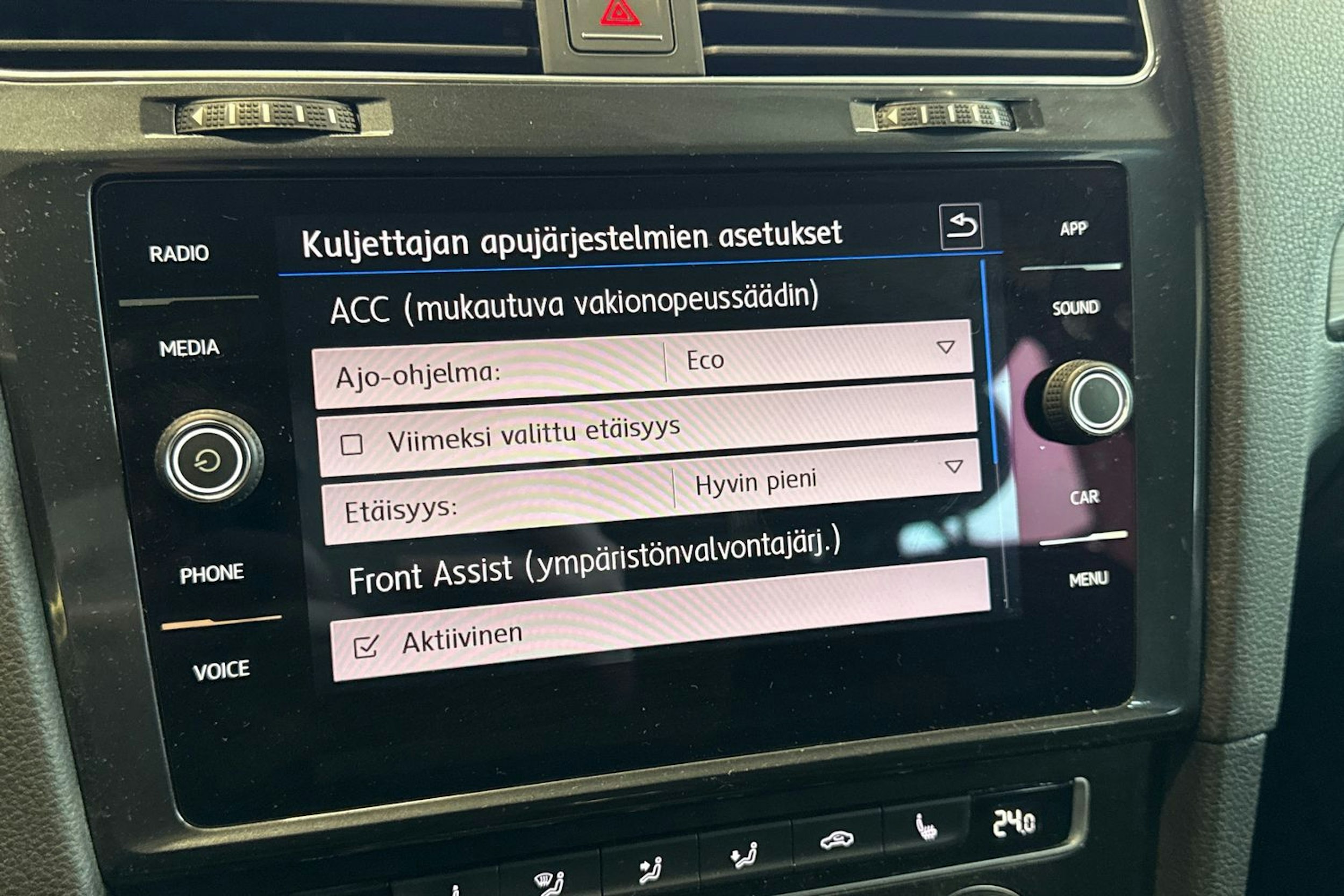 sininen Volkswagen Golf 2017 kuva 14.