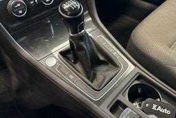 sininen Volkswagen Golf 2017 kuva 17.