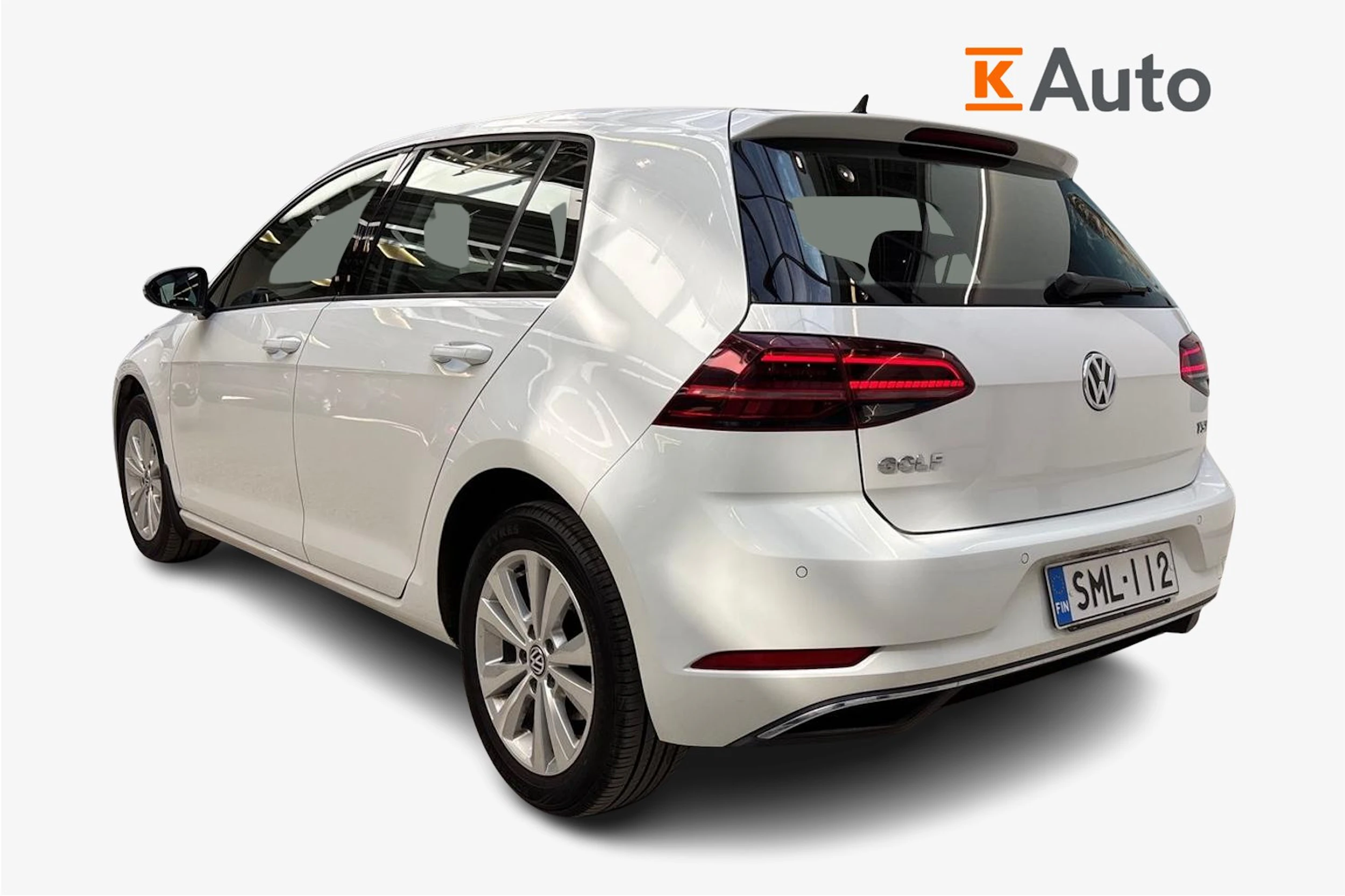 valkoinen Volkswagen Golf 2017 kuva 2.