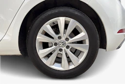 valkoinen Volkswagen Golf 2017 kuva 9.