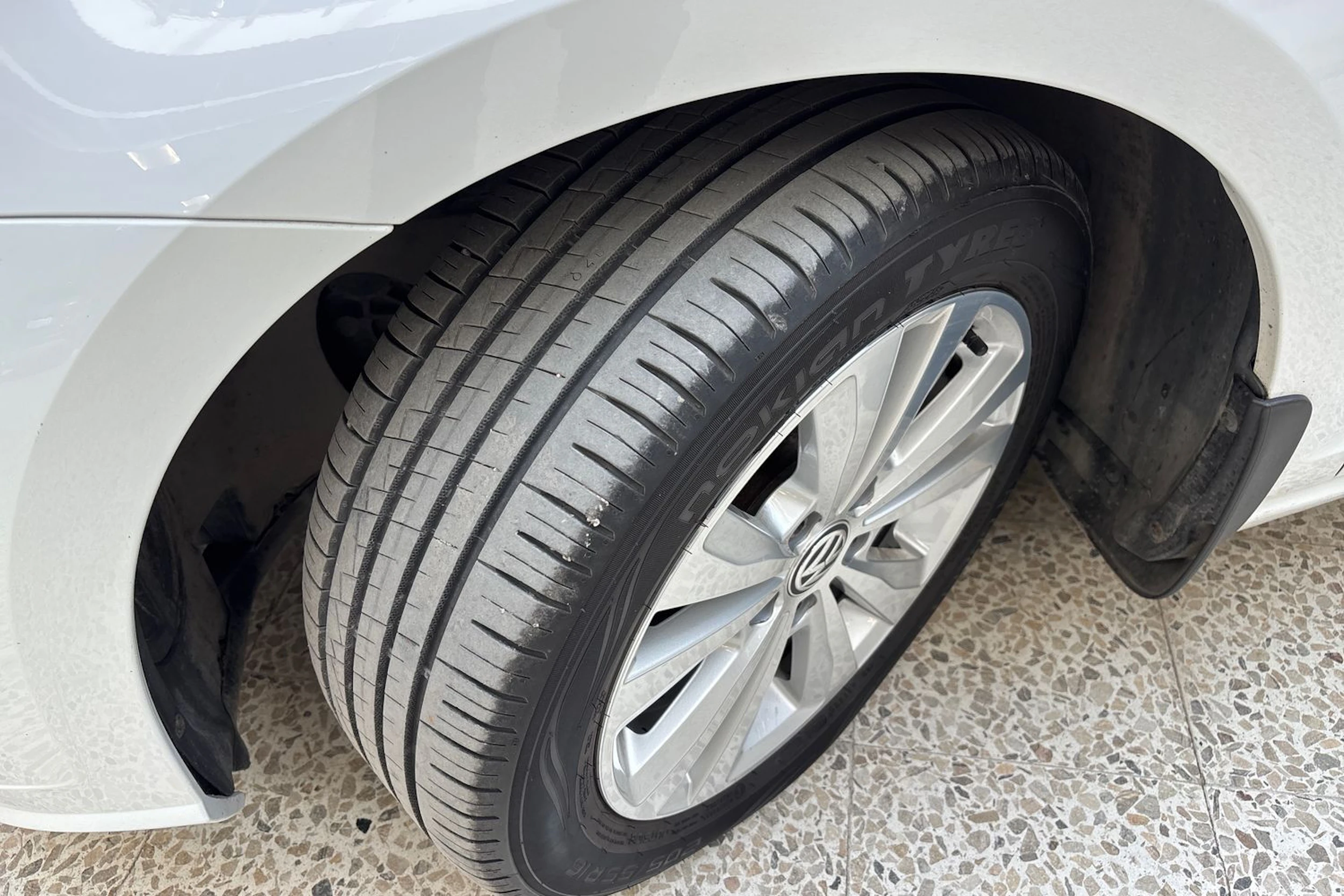 valkoinen Volkswagen Golf 2017 kuva 10.