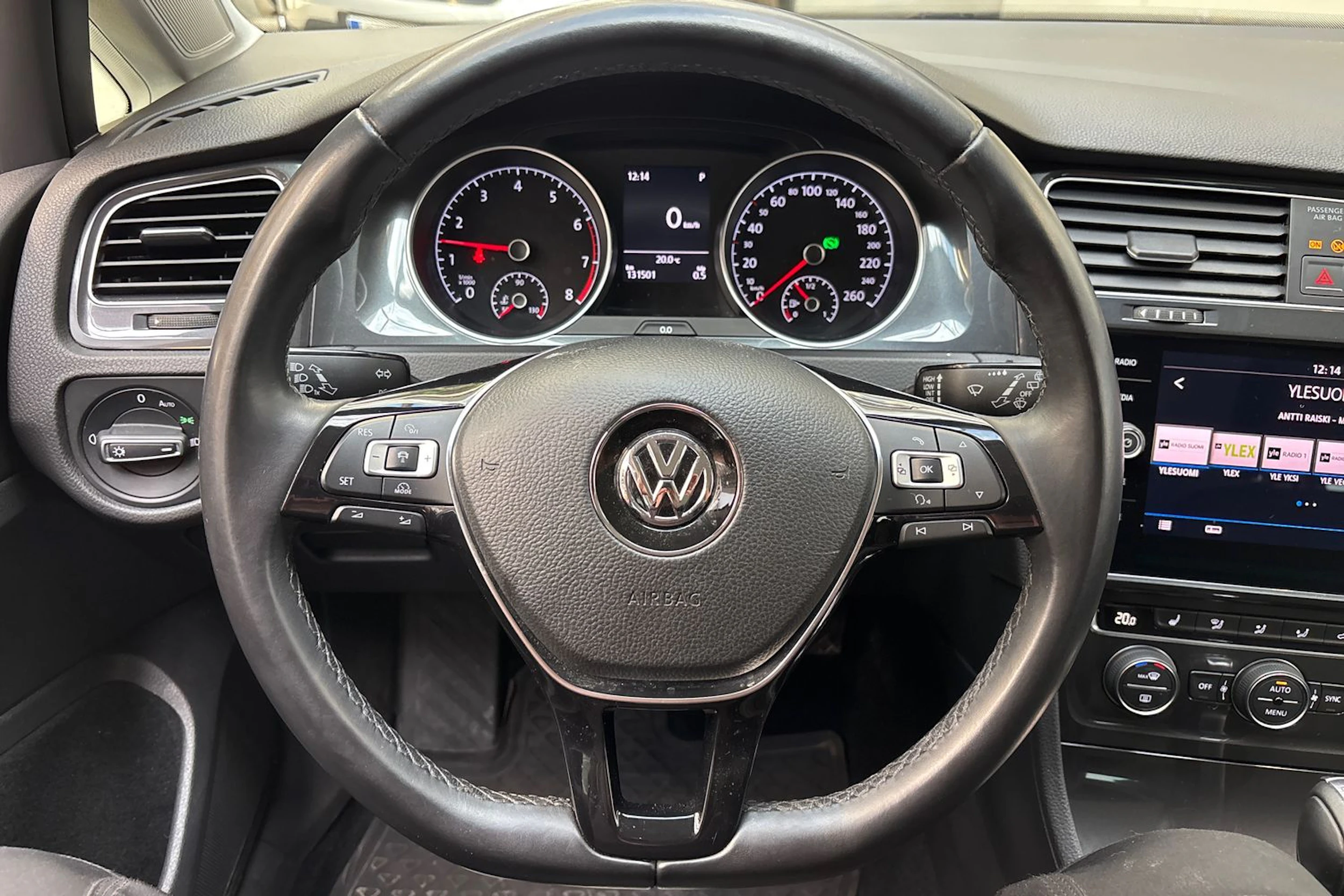 valkoinen Volkswagen Golf 2017 kuva 13.