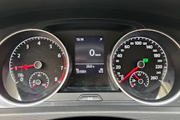 valkoinen Volkswagen Golf 2017 kuva 14.