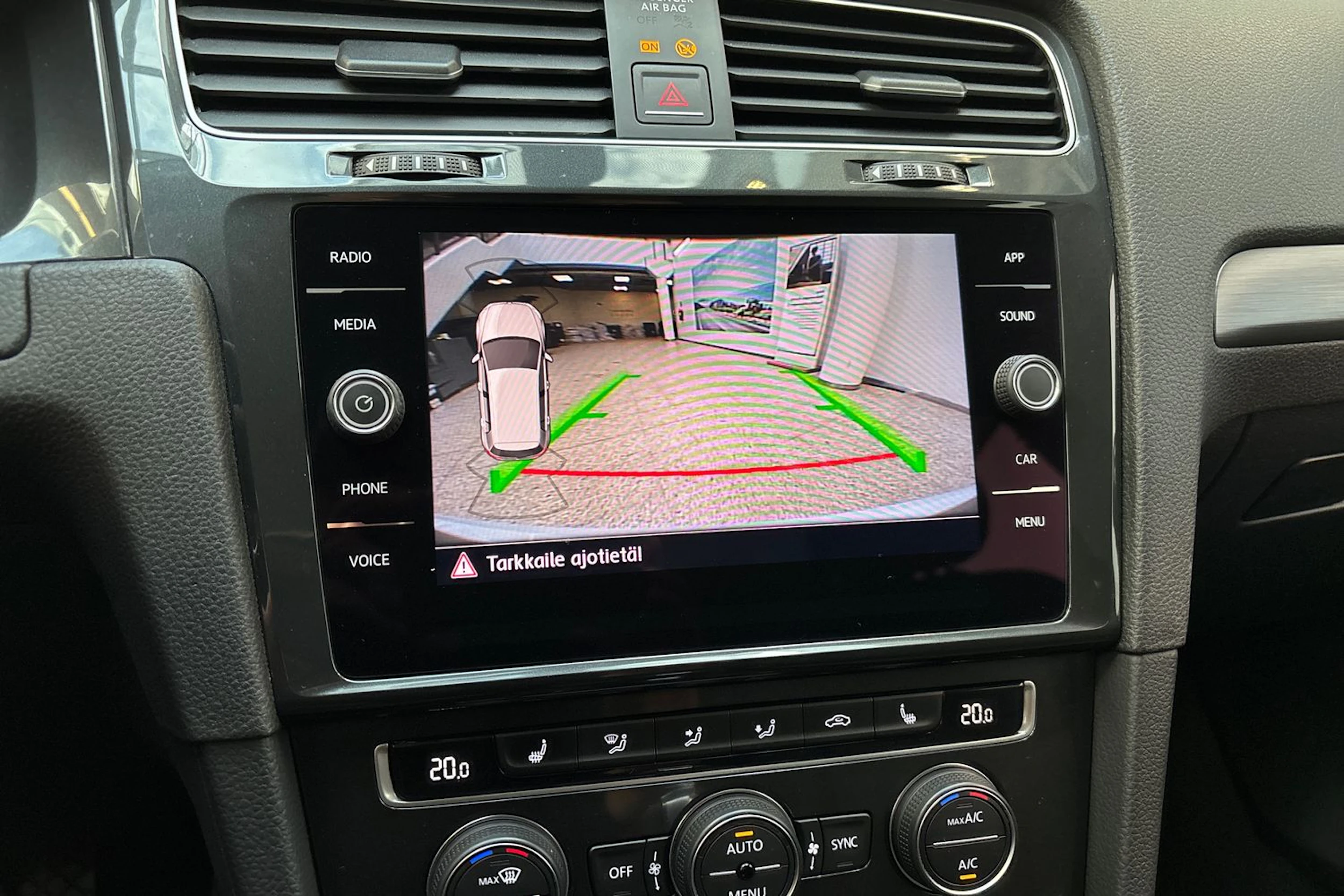 valkoinen Volkswagen Golf 2017 kuva 15.