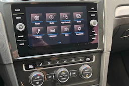 valkoinen Volkswagen Golf 2017 kuva 16.