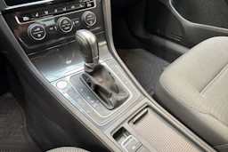 valkoinen Volkswagen Golf 2017 kuva 17.