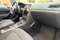 valkoinen Volkswagen Golf 2017 kuva 19.