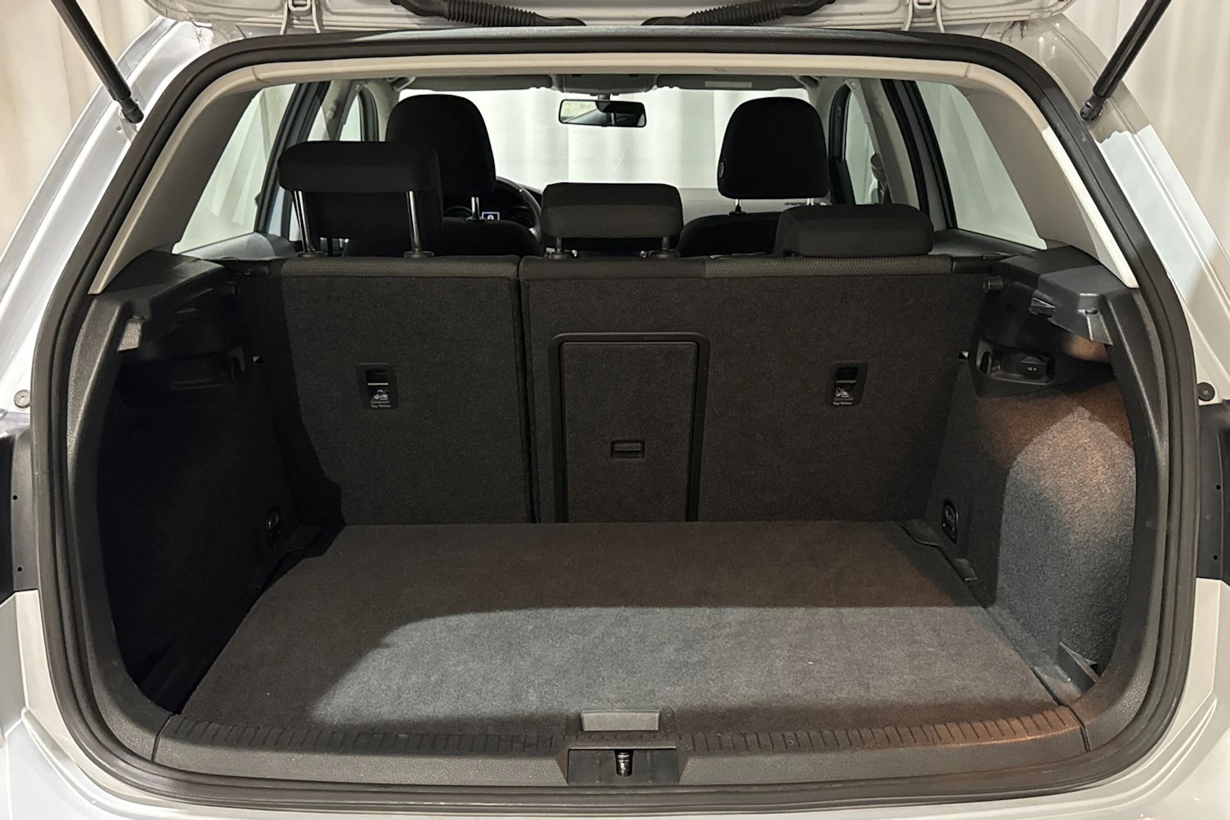met. hopea Volkswagen Golf 2017 kuva 11.