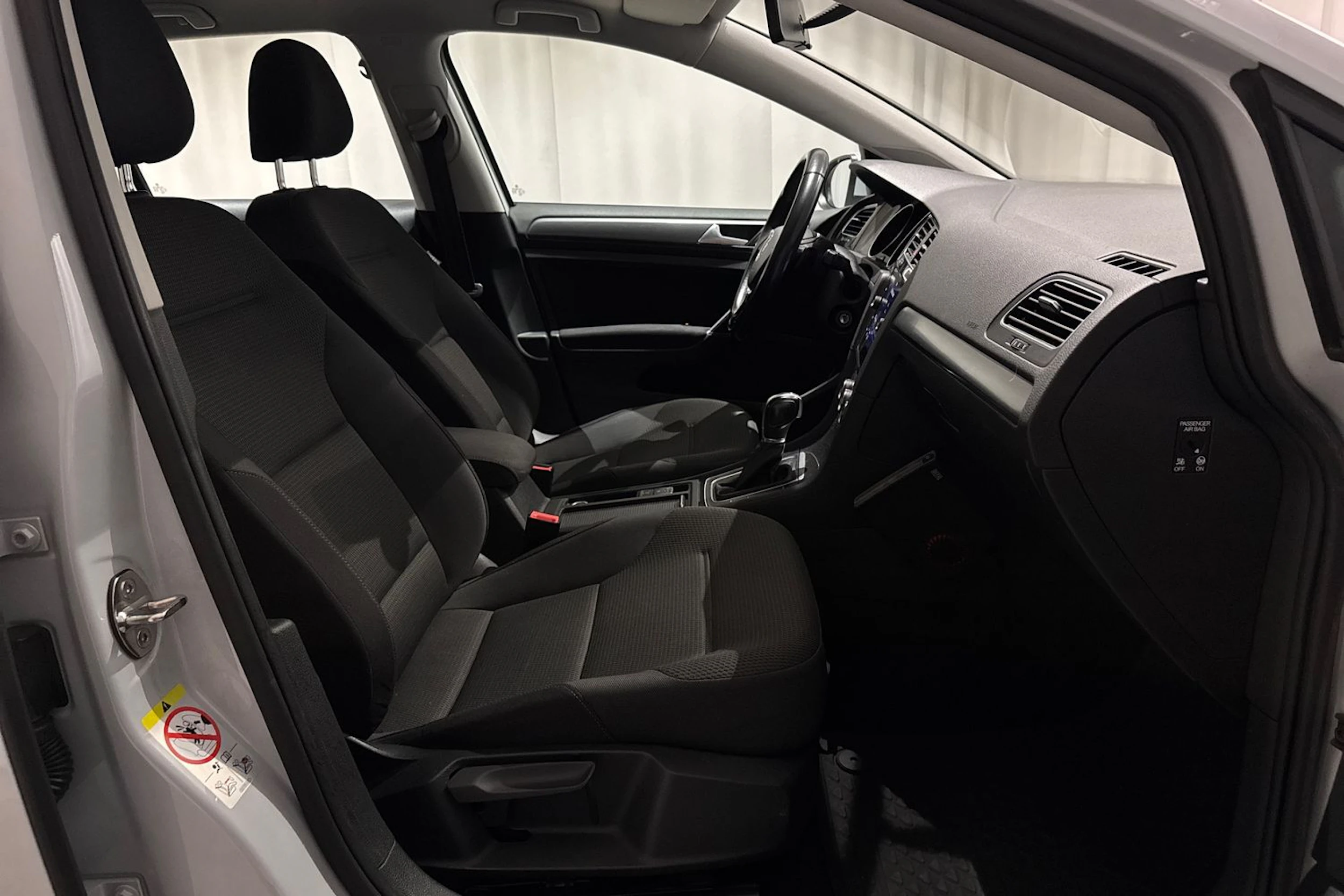 met. hopea Volkswagen Golf 2017 kuva 12.