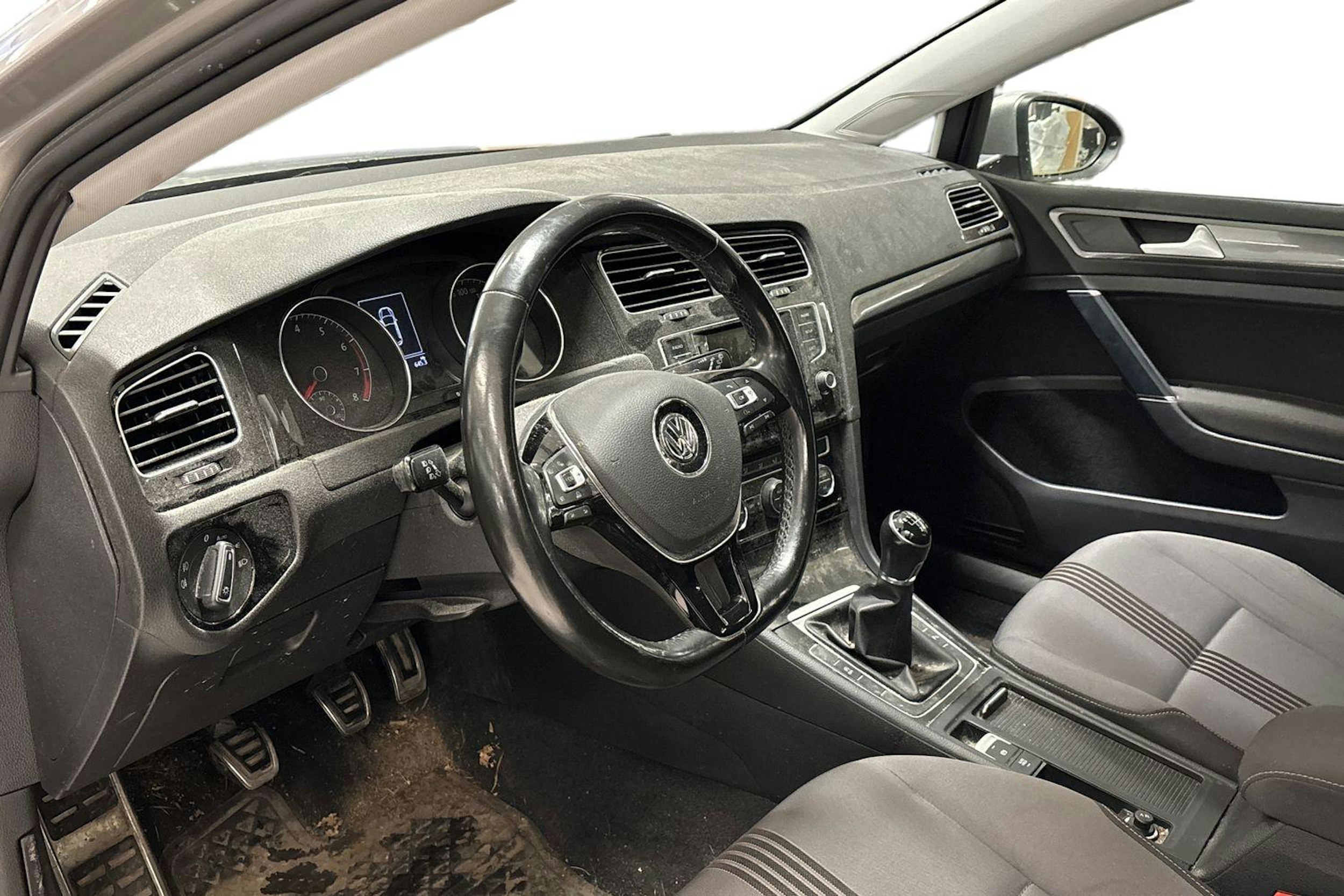 harmaa Volkswagen Golf 2017 kuva 3.