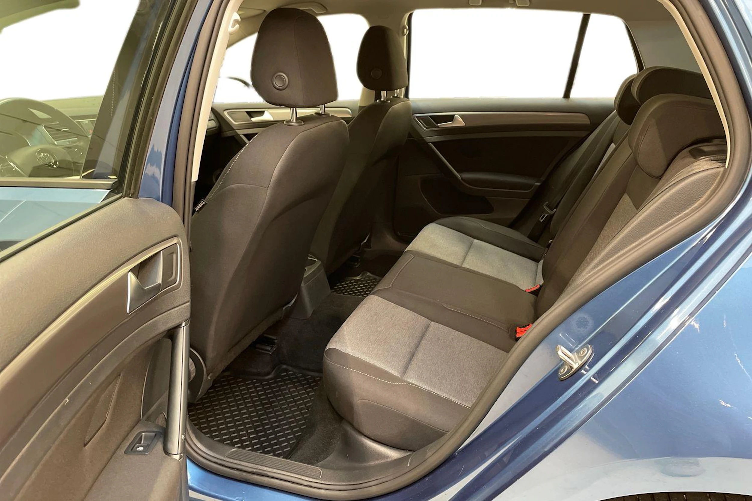 sininen Volkswagen Golf 2017 kuva 8.