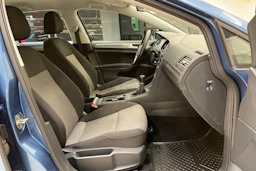 sininen Volkswagen Golf 2017 kuva 12.
