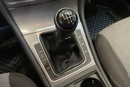 sininen Volkswagen Golf 2017 kuva 19.